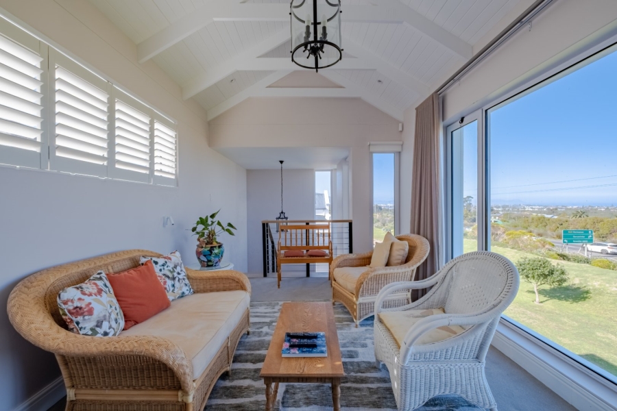 3 Bedroom Property for Sale in Chanteclair Western Cape